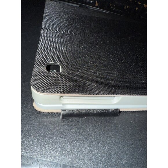 Logitech Keys 2 Go 2 White Keyboard MacOS/Windows/iPadOS/Android NO CHARGING CAB - Picture 10 of 11